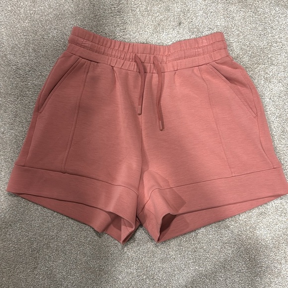 Varley Atrium High Rise Short 4.5’ Size Medium - Picture 3 of 8